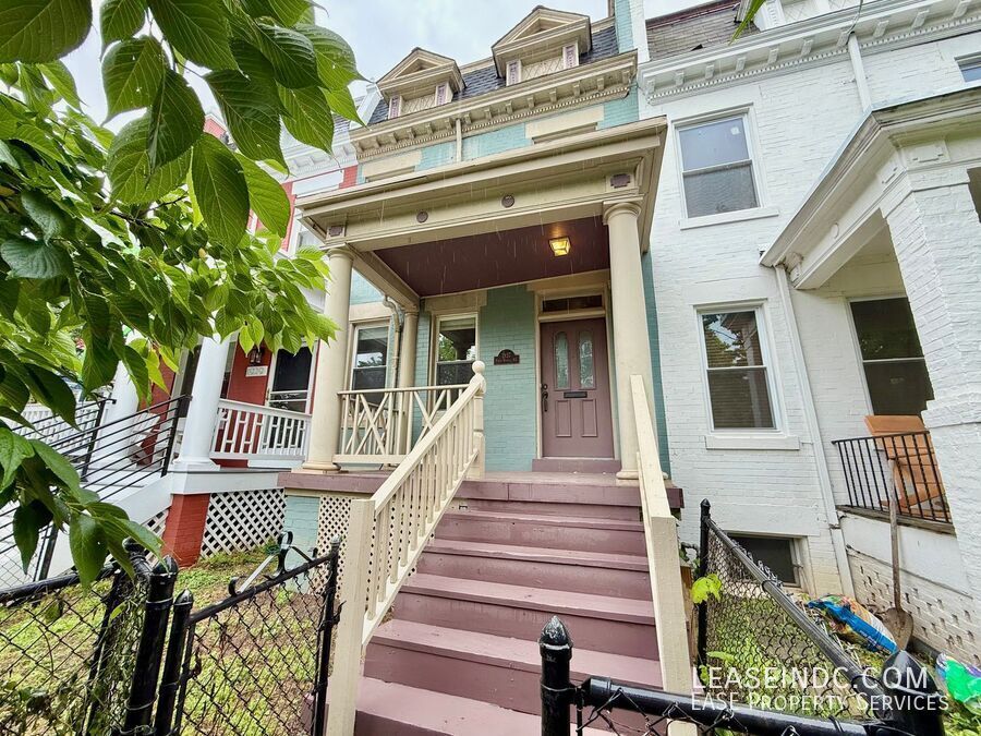 Primary Photo - 1937 1st St NW