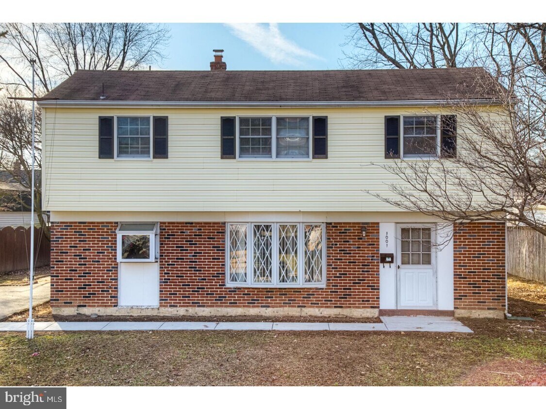 Primary Photo - 1001 Stinsford Rd