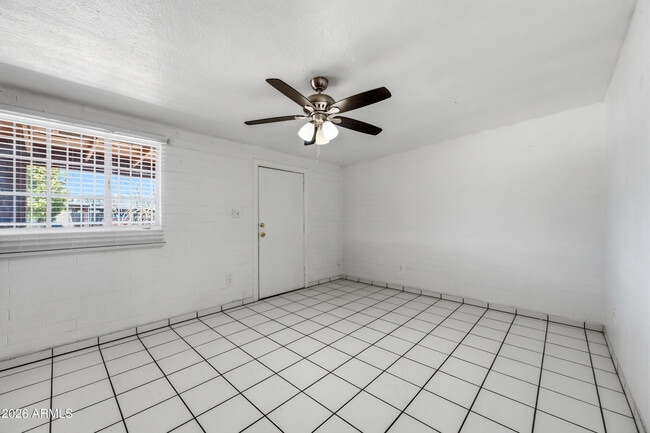 Building Photo - 3905 W Almeria Rd