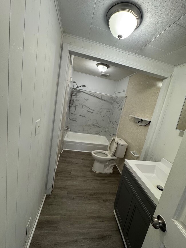 Building Photo - 59th St Single Family for Rent