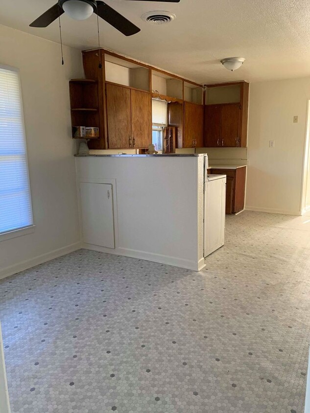 Primary Photo - 3 Bedroom 1 Bathroom Home for Rent