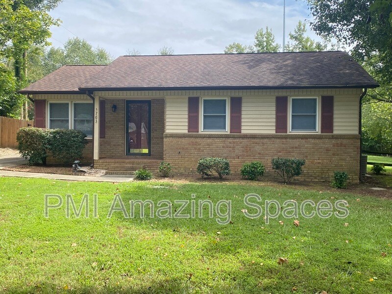 Primary Photo - 5703 Hillcrest Cir