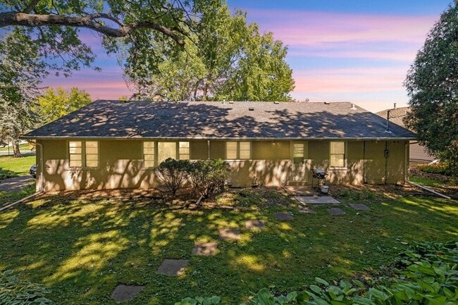 Building Photo - 4509 Laguna Dr