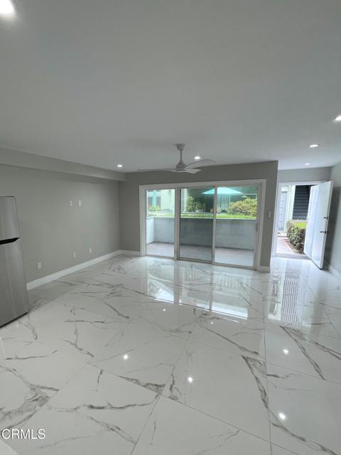 Foto del edificio - 2663 E Harbor Blvd