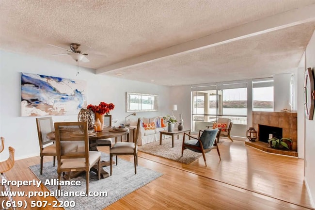 Building Photo - 4513 Cove Dr