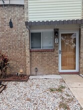 Building Photo - 1200 Bretta St