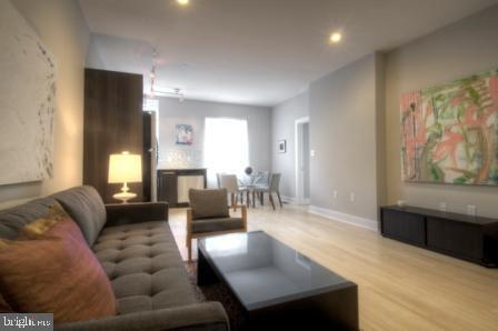 Foto del edificio - 2332 Carpenter St
