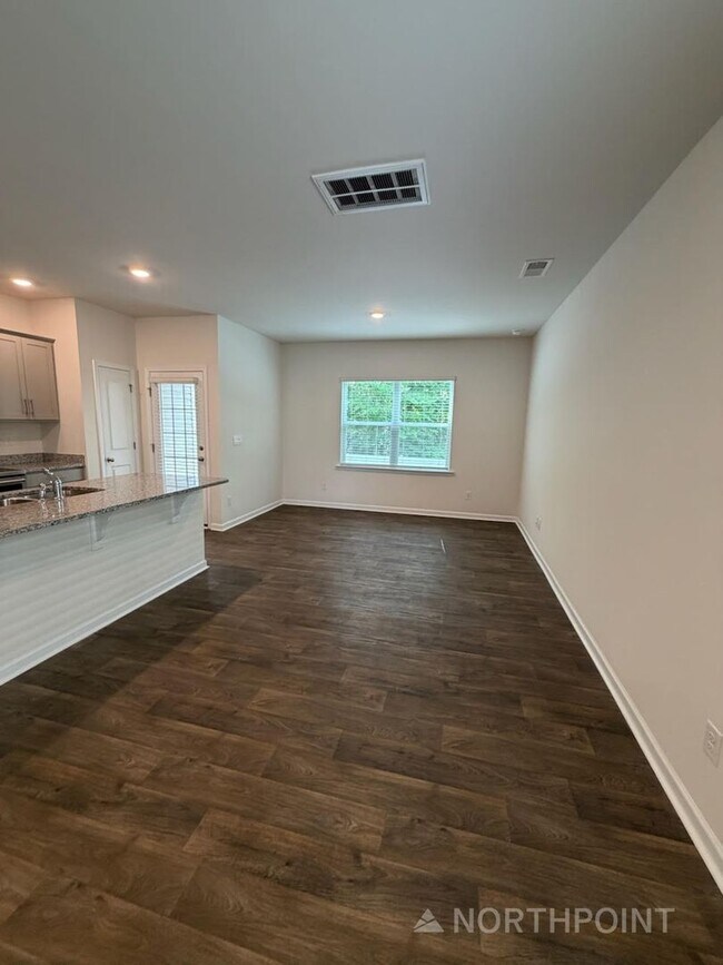 Foto del edificio - Brand new 3 bedroom townhome available for immediate move in!