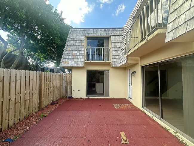 Building Photo - 282 Arabian Rd