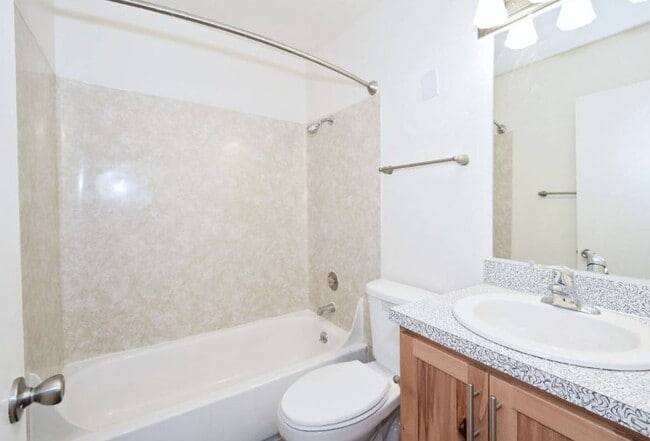 Photo - 3055 SE 20th Ave Apartment