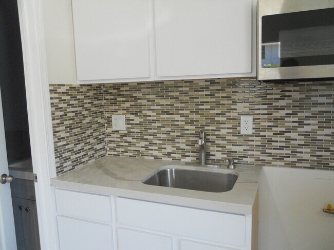 Building Photo - 16749 Los Alimos St