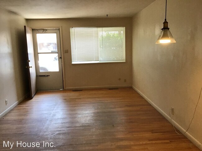 Building Photo - 2 br, 1 bath House - 1038 Cragmore Dr.