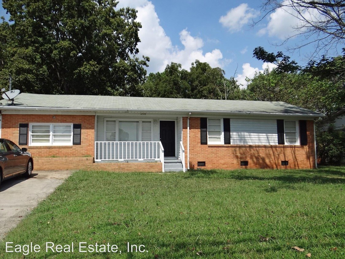 Primary Photo - 3 br, 1 bath House - 4700 Mastin Lake Road