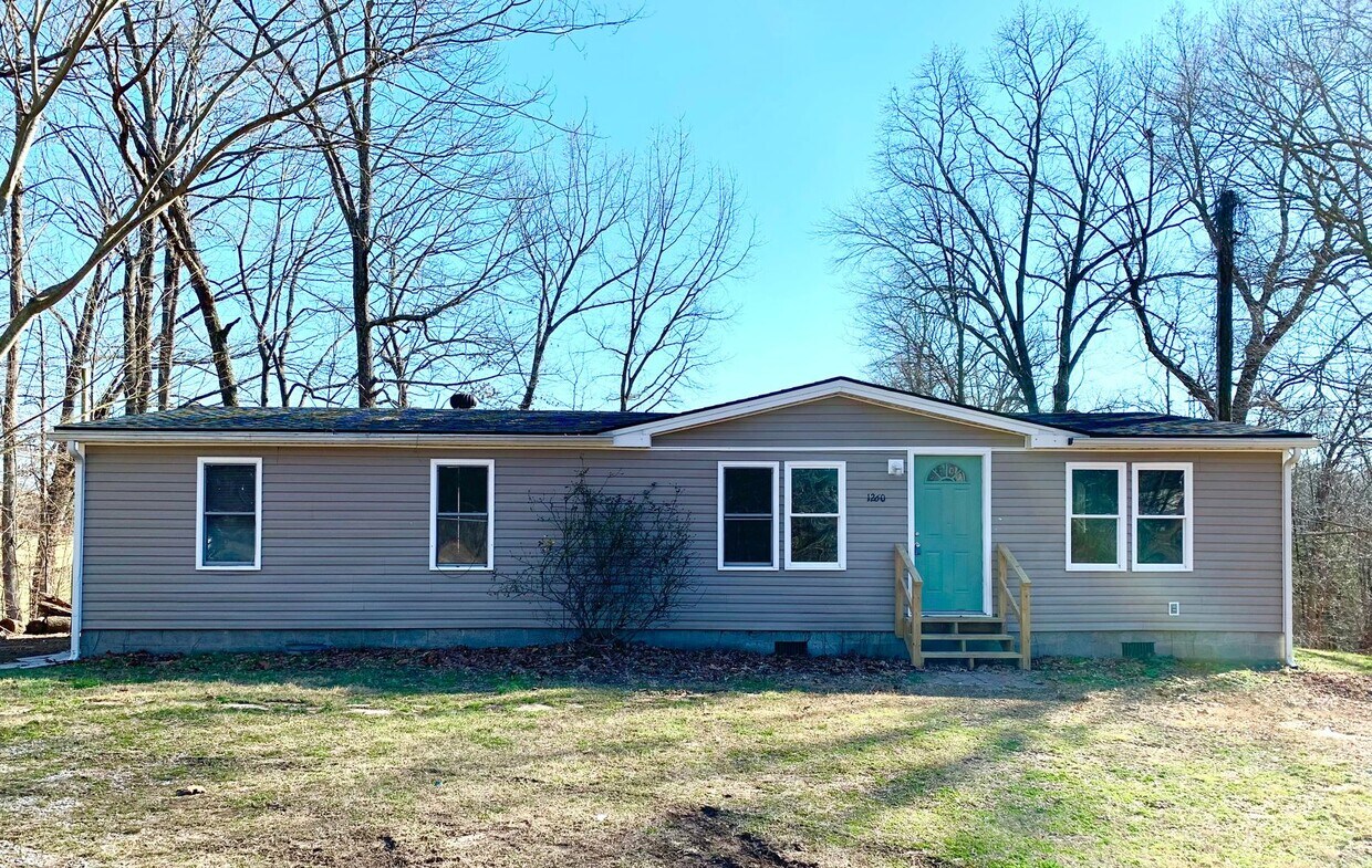 1260 Dunbar Cave Rd, Clarksville, TN 37043 House Rental in