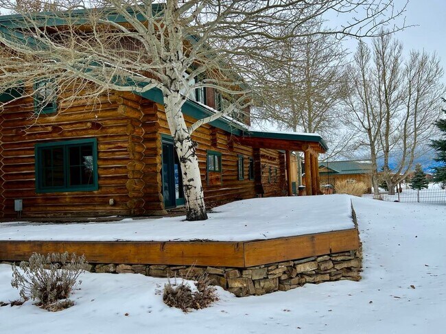 Building Photo - 5532 Fowler Ln