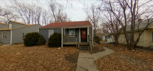 Foto del edificio - Just 5 Blocks from KSU Campus + Pet Friendly + Washer & Dryer! Available August 1st!