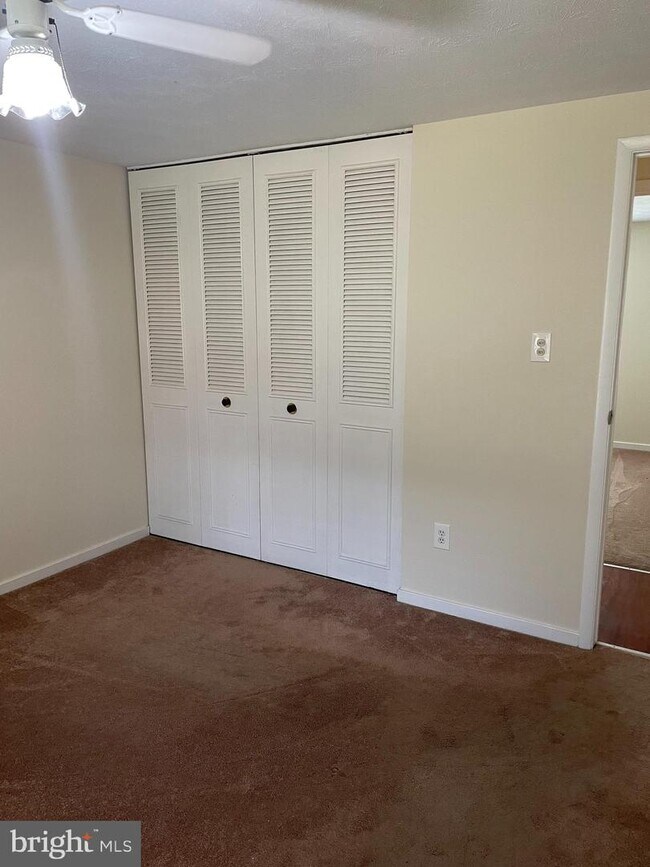 Building Photo - 272 Laguna Cir