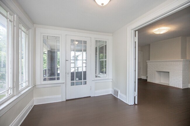 Foto del edificio - 3250 Berkshire Rd