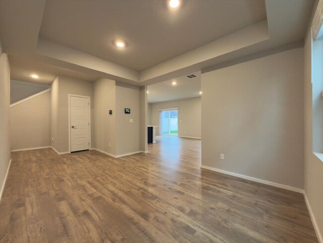 Foto del edificio - 3883 Clinton Rd