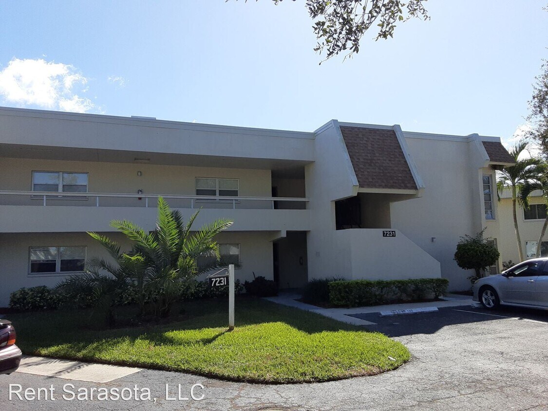 7231 W Country Club Dr N, Sarasota, FL 34243 House Rental in Sarasota