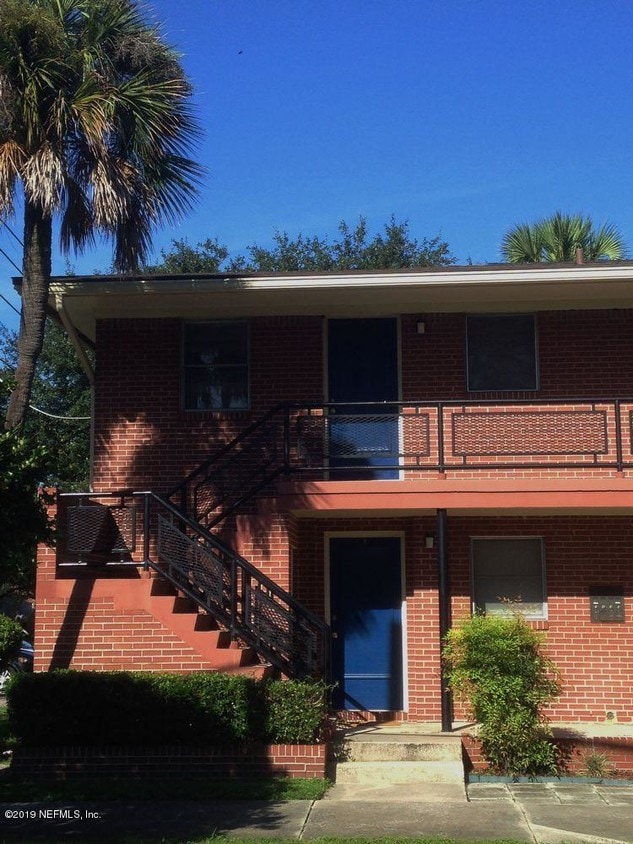 Primary Photo - 1466 Palm Ave
