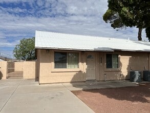 Building Photo - 404 S 7th Ave
