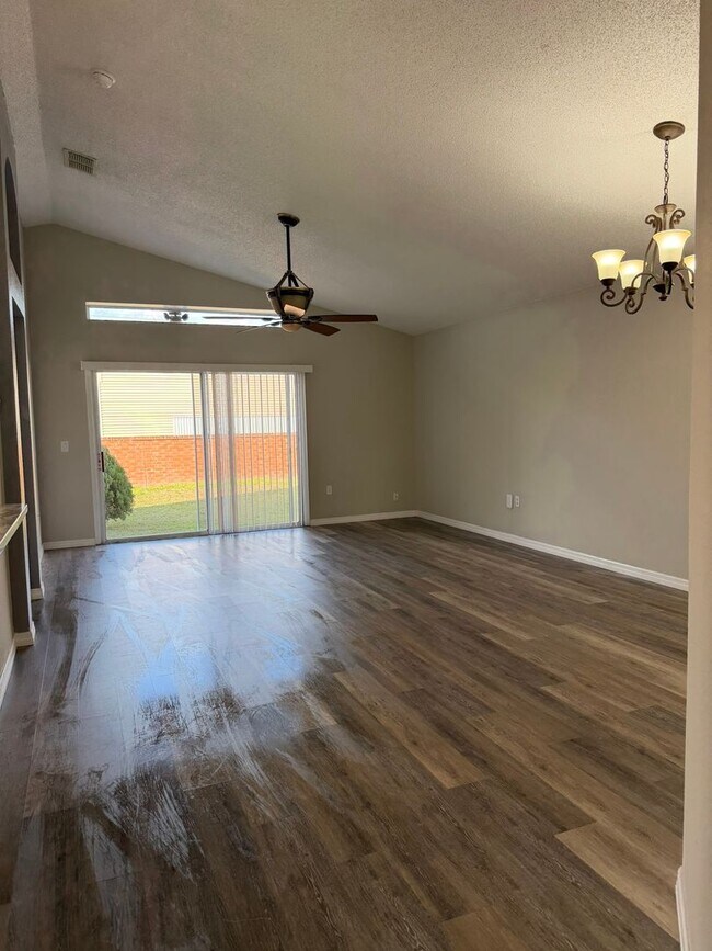 Foto del edificio - 3 Bed 2 Bath Home in BVL for Rent