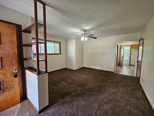 Foto del edificio - Kent 2 Bedroom 1 Bath Duplex