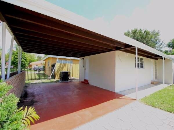 Foto del edificio - 14835 NE 10th Ct
