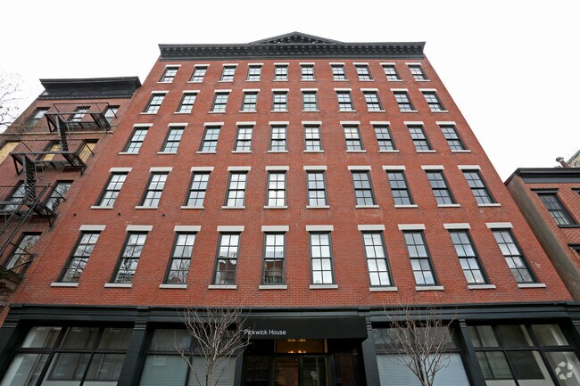 Building Photo - 33 Bethune St