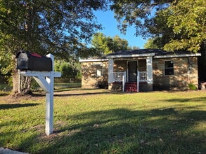 Building Photo - 2866 Edgewood St Building Photo - 2866 Edgewood St
