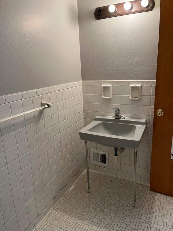 Foto del edificio - 1146 Dohrman St