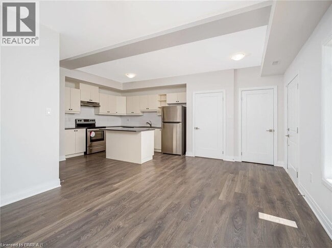 Building Photo - 2 Willow St