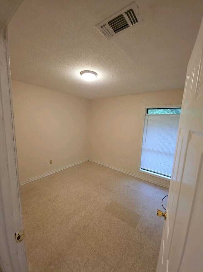 Foto del edificio - 3100 Courtney Ave