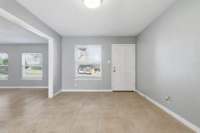 Building Photo - 1103 Floradale Dr