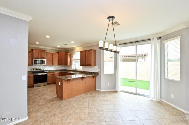 Building Photo - 4229 E Vest Ave