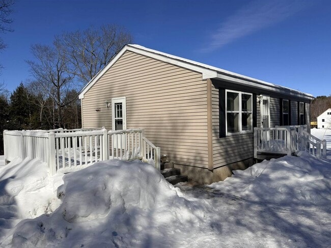 Building Photo - 98 Ledge Hill Rd