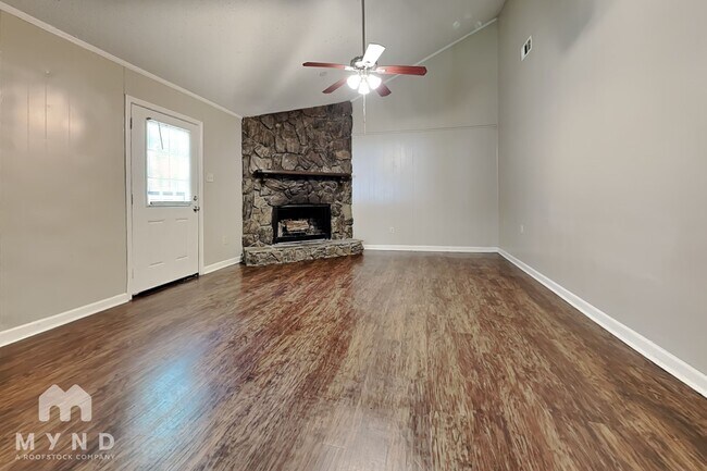 Foto del edificio - 2406 Jenwood St