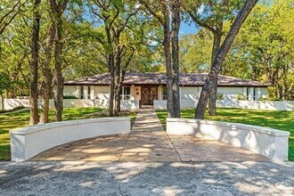 Building Photo - 2220 Timber Creek Trail