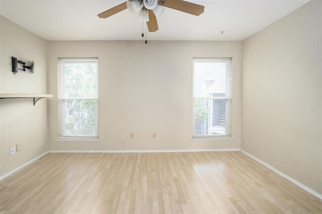 Building Photo - 18511 Egret Bay Blvd