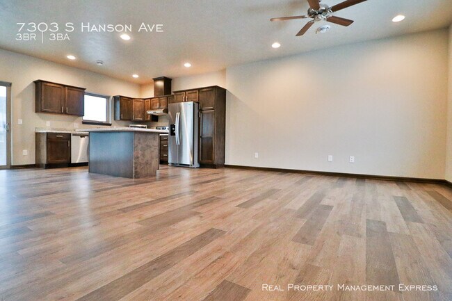 Building Photo - 7303 Hanson Ave