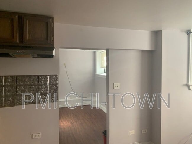 Building Photo - 1114 E 62nd St