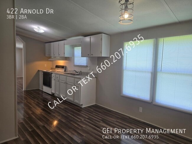 Building Photo - 422 Arnold Dr