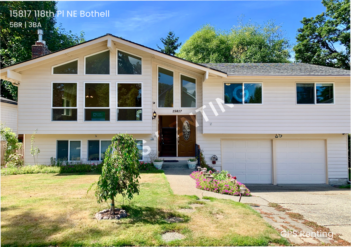 Primary Photo - Updated 5-Bedroom Home for Rent in Bothell