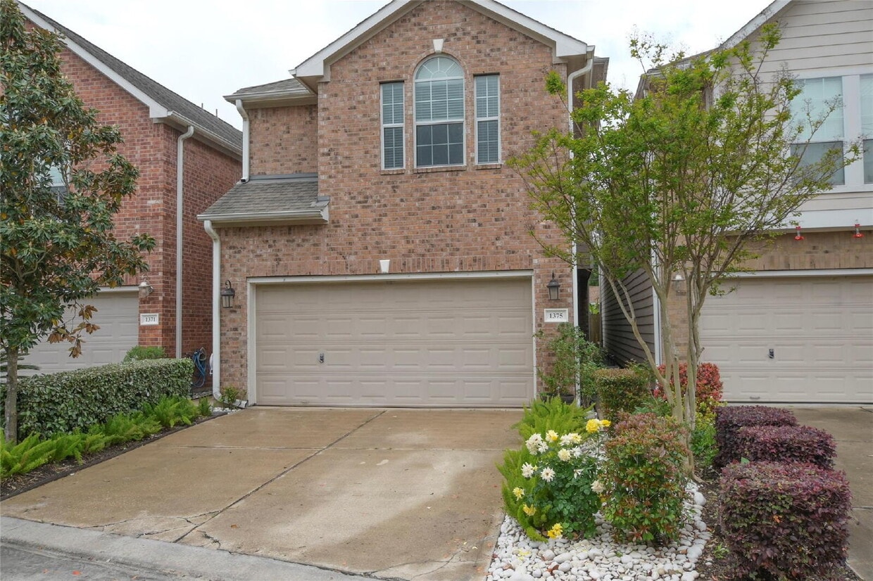3 Bed Single-Family Home in Timbergrove Terrace 77008 in Gated Community - 3 Bed Single-Family Home in Timbergrove Terrace 77008 in Gated Community