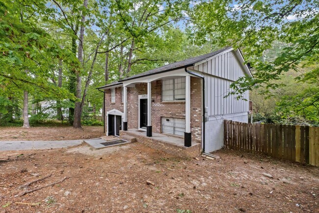 Foto del edificio - 3100 Fern Valley Dr SW