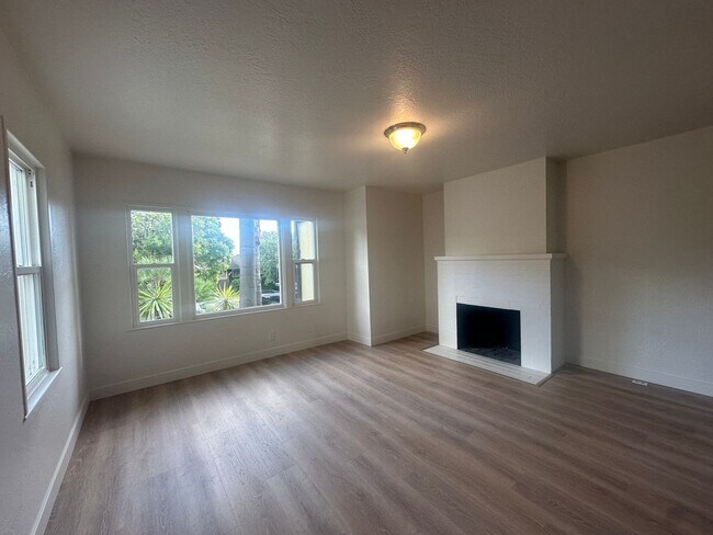 Foto del edificio - 413-413-413-412 Montgomery St