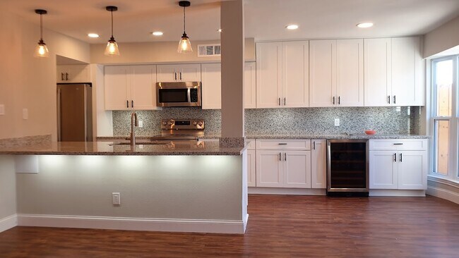 Foto del edificio - 14293 Misty Meadow Ln