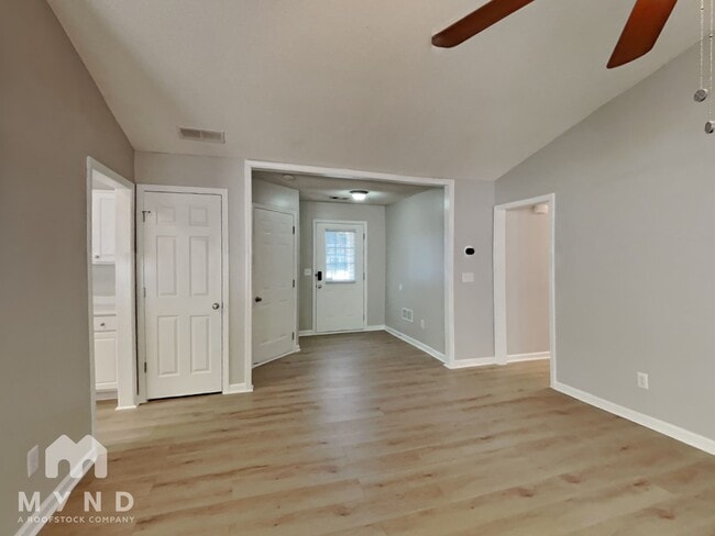 Building Photo - 374 Darter Point NW