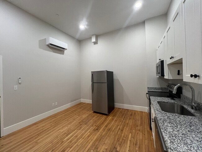 Foto del edificio - 34 St Joseph St